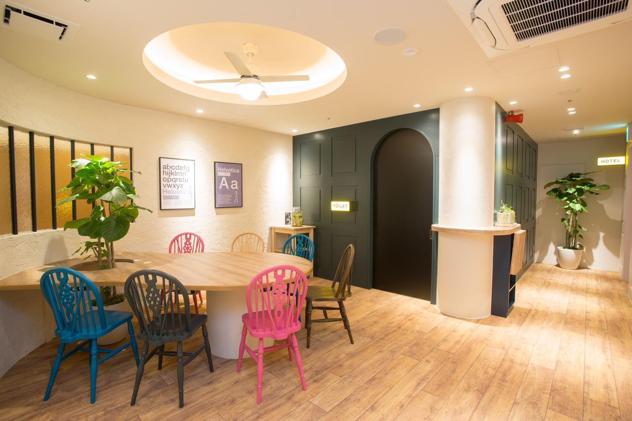 New Japan Lady'S Capsule Hotel Osaka Esterno foto