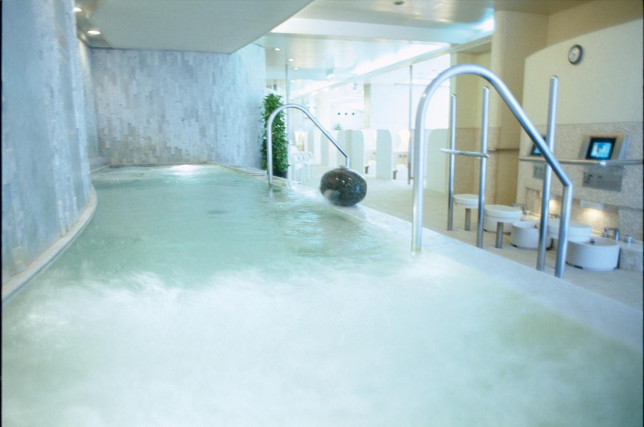 New Japan Lady'S Capsule Hotel Osaka Esterno foto