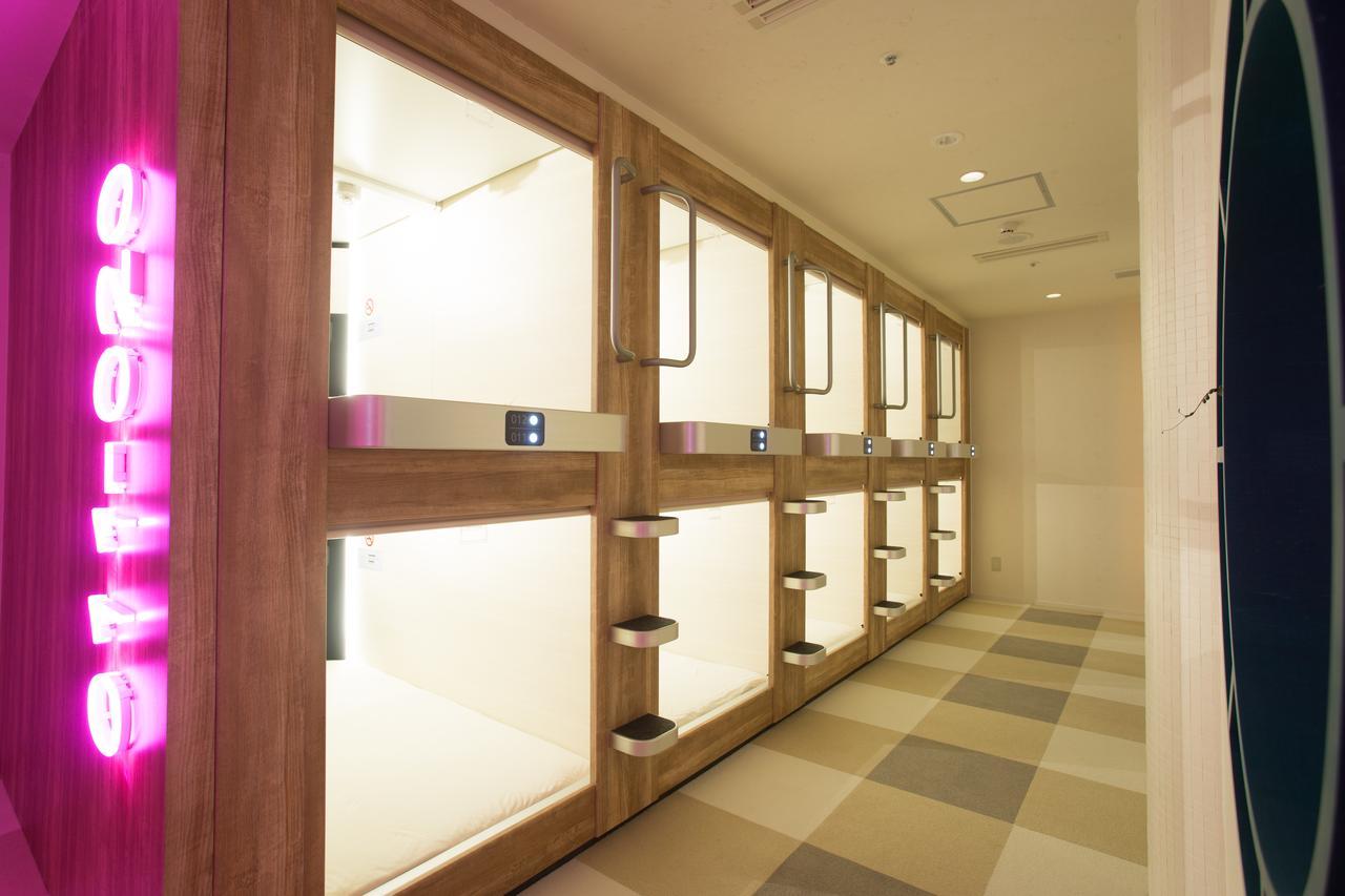 New Japan Lady'S Capsule Hotel Osaka Esterno foto